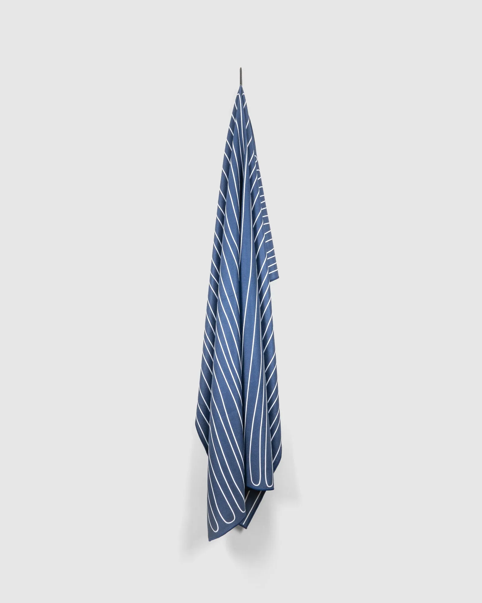 SAND SOCIETY Rippled Sand Free Beach Towel XL